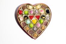 Load image into Gallery viewer, Heart box - 29 count