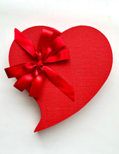 Load image into Gallery viewer, Heart box- 16 count