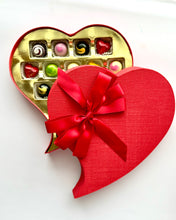 Load image into Gallery viewer, Heart box- 16 count