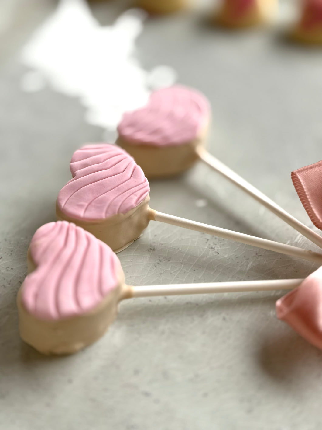 Heart concha cake pops- FEB 2nd 11 am